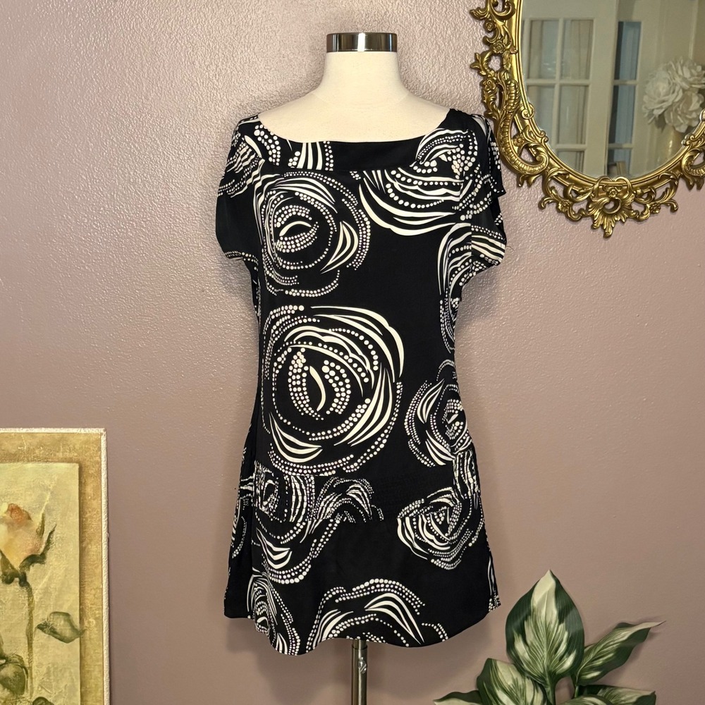 White House Black Market XS Black Ivory Dot Rose Print Dress‎ Split Sleeve